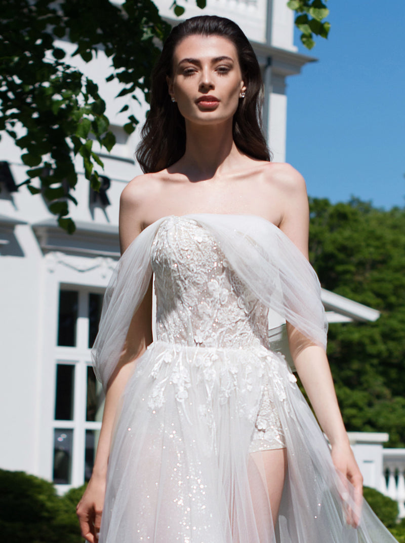 Robe de mariée trapèze sexy à épaules dénudées avec short