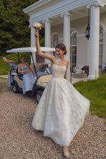 Vestido de novia sin tirantes con decoración