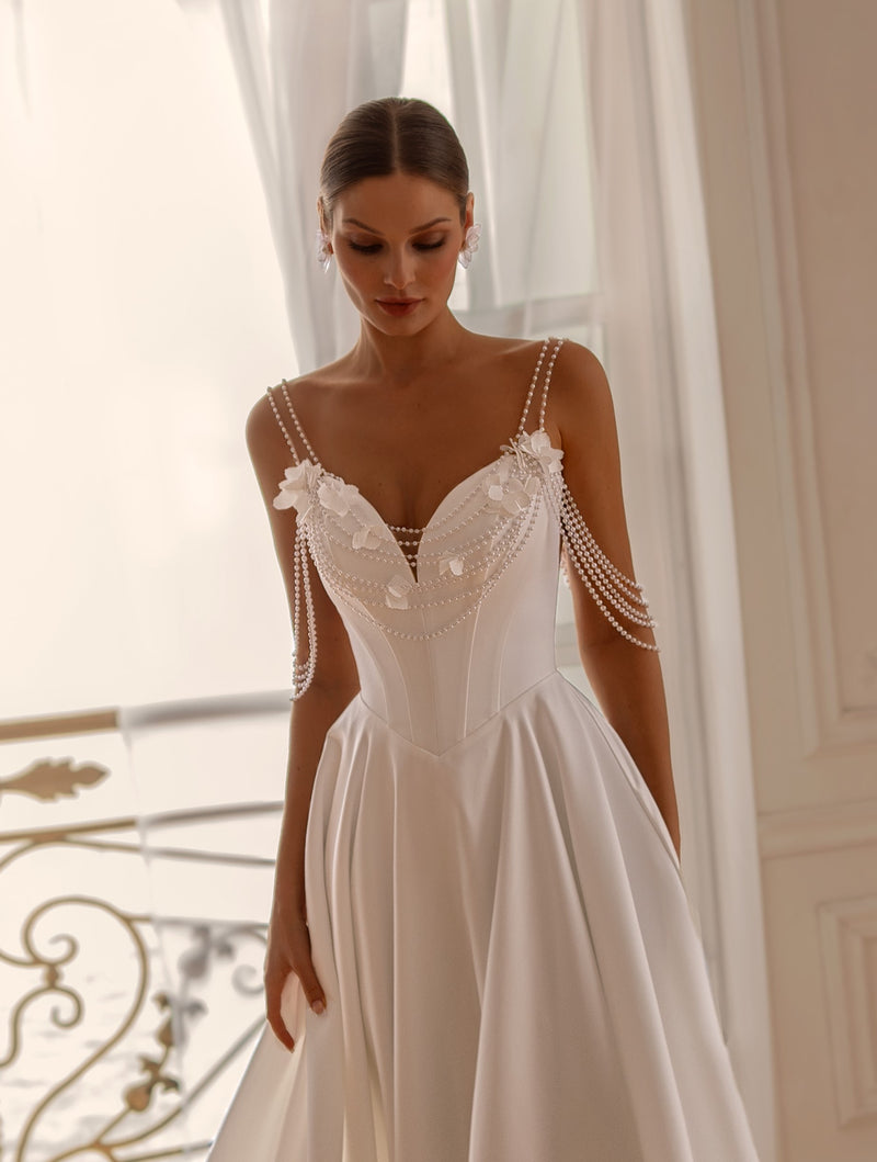Pearl-Strapped Satin A-Line Wedding Dress | Graceful Charm Couture EU32 Pearl-Strapped Satin A-Line Wedding Dress | Graceful Charm Couture EU32