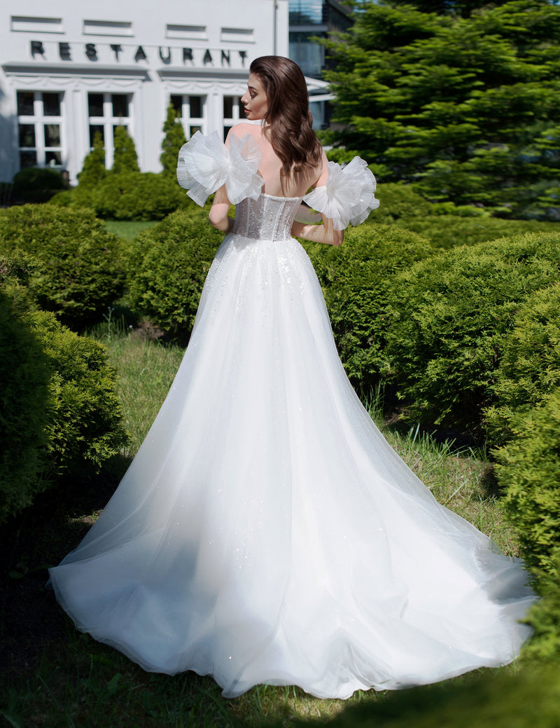 Vestido de novia evasé con purpurina y escote corazón y mangas removibles