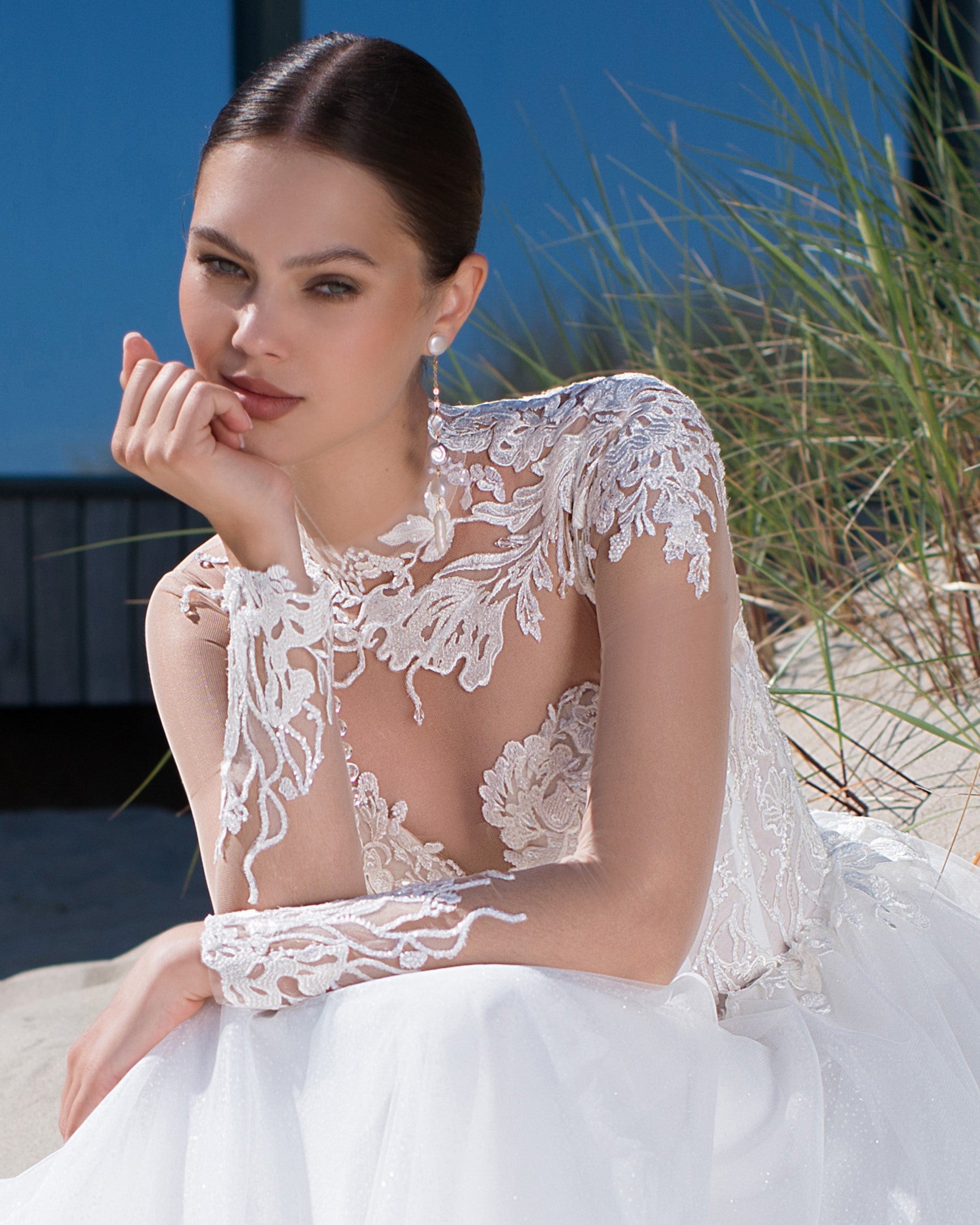 Long Sheer Sleeve A-Line Wedding Dress with a Stunning Lace Top EU38 Long Sheer Sleeve A-Line Wedding Dress with a Stunning Lace Top EU38