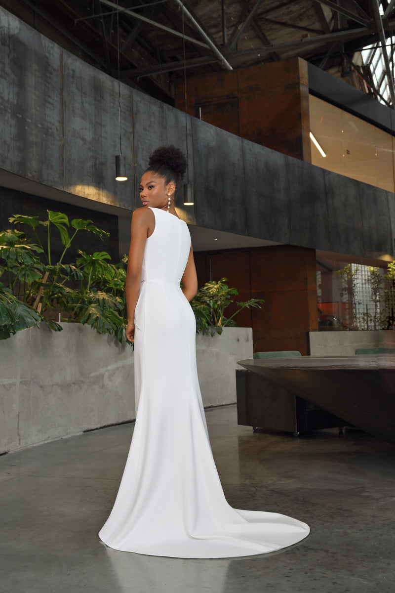 Minimalist Mermaid Wedding Dress with Bateau Neckline HAREM's Brides Minimalist Mermaid Wedding Dress with Bateau Neckline HAREM's Brides