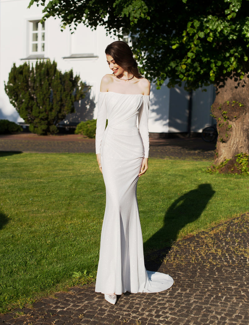 Vestido de novia con purpurina sirena y hombros descubiertos