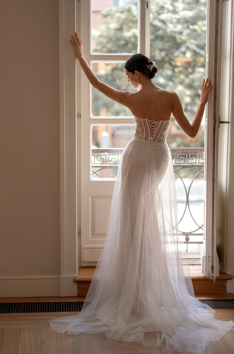 Sweetheart Mermaid Wedding Dress with High Slit and Removable Cape – HAREM's Brides Sweetheart Mermaid Wedding Dress with High Slit and Removable Cape – HAREM's Brides