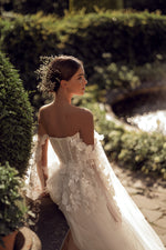 Vestido de novia princesa con flores 3D y alas extraíbles