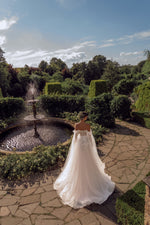 Vestido de novia princesa con flores 3D y alas extraíbles