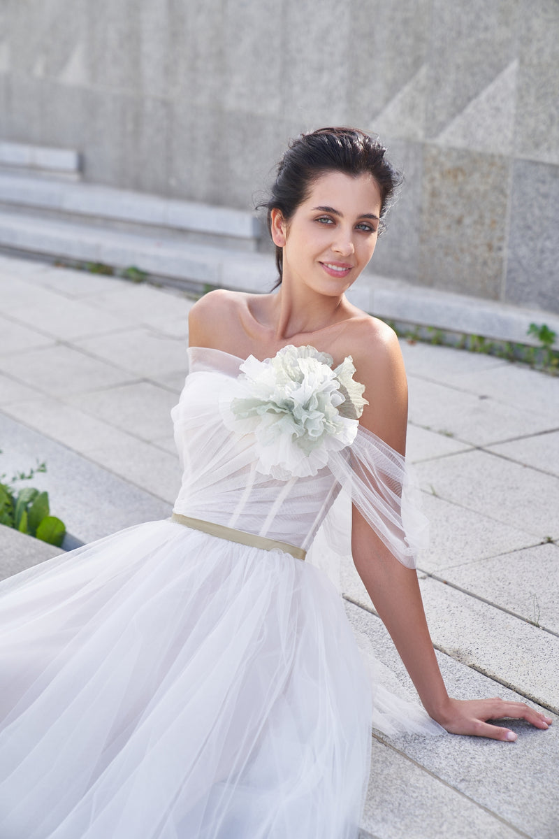 Robe midi en tulle à épaules dénudées exquise 