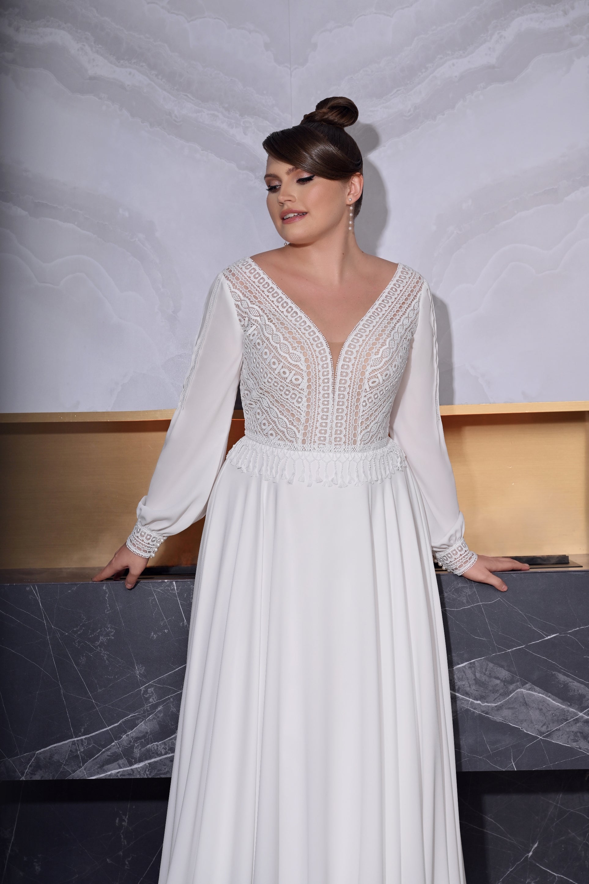 Long Sleeve A-Line Boho Plus Size Wedding Dress EU44 Long Sleeve A-Line Boho Plus Size Wedding Dress EU44