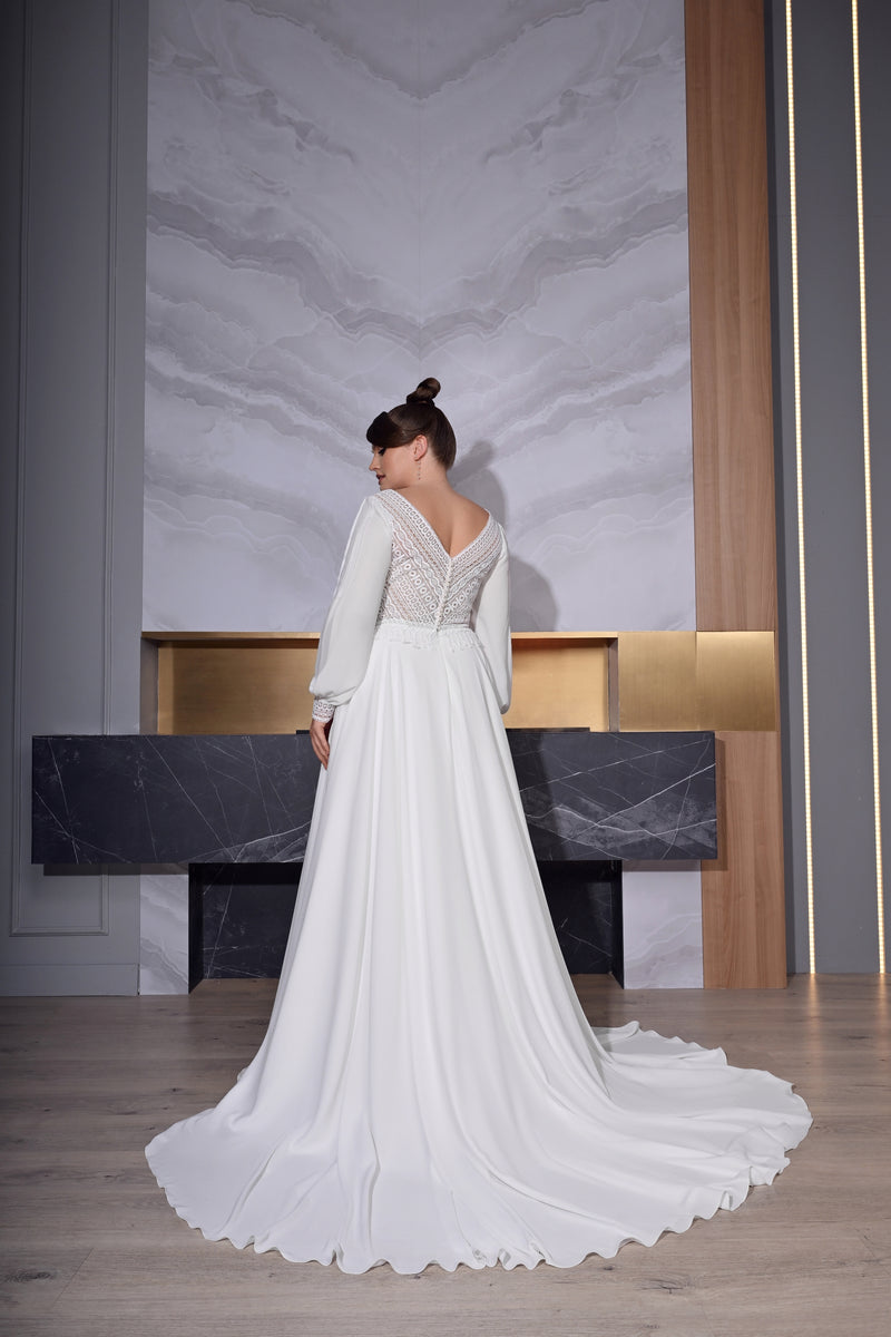 Long Sleeve A-Line Boho Plus Size Wedding Dress EU44 Long Sleeve A-Line Boho Plus Size Wedding Dress EU44