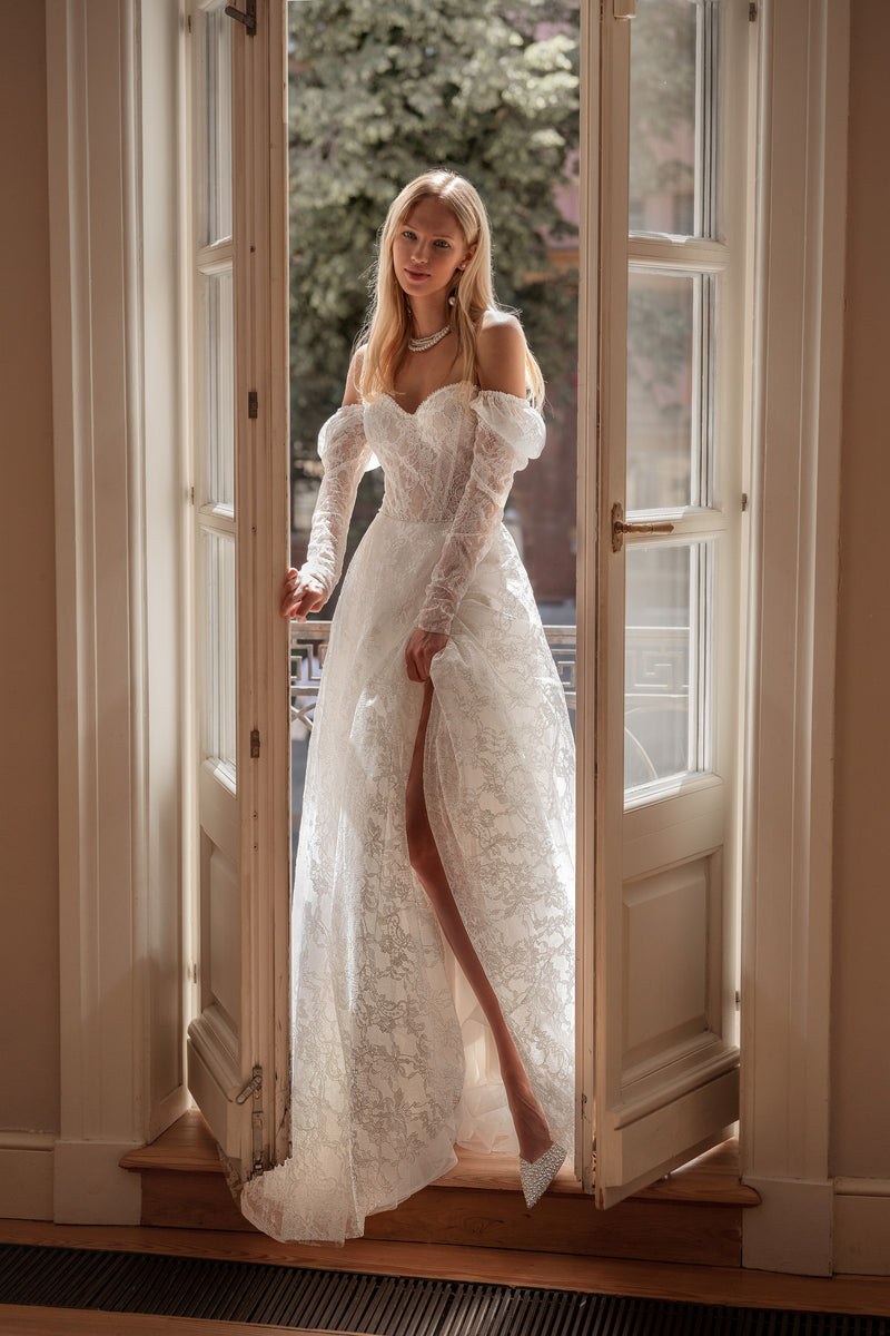 Exquisite A-Line Long Sleeve Lace Wedding Dress EU34 Exquisite A-Line Long Sleeve Lace Wedding Dress EU34