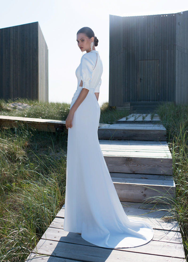 Short Sleeve Minimalist Wedding Dress with A Sexy Slit Eu32