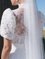 Robe de mariée trapèze à manches courtes exquise avec un haut unique