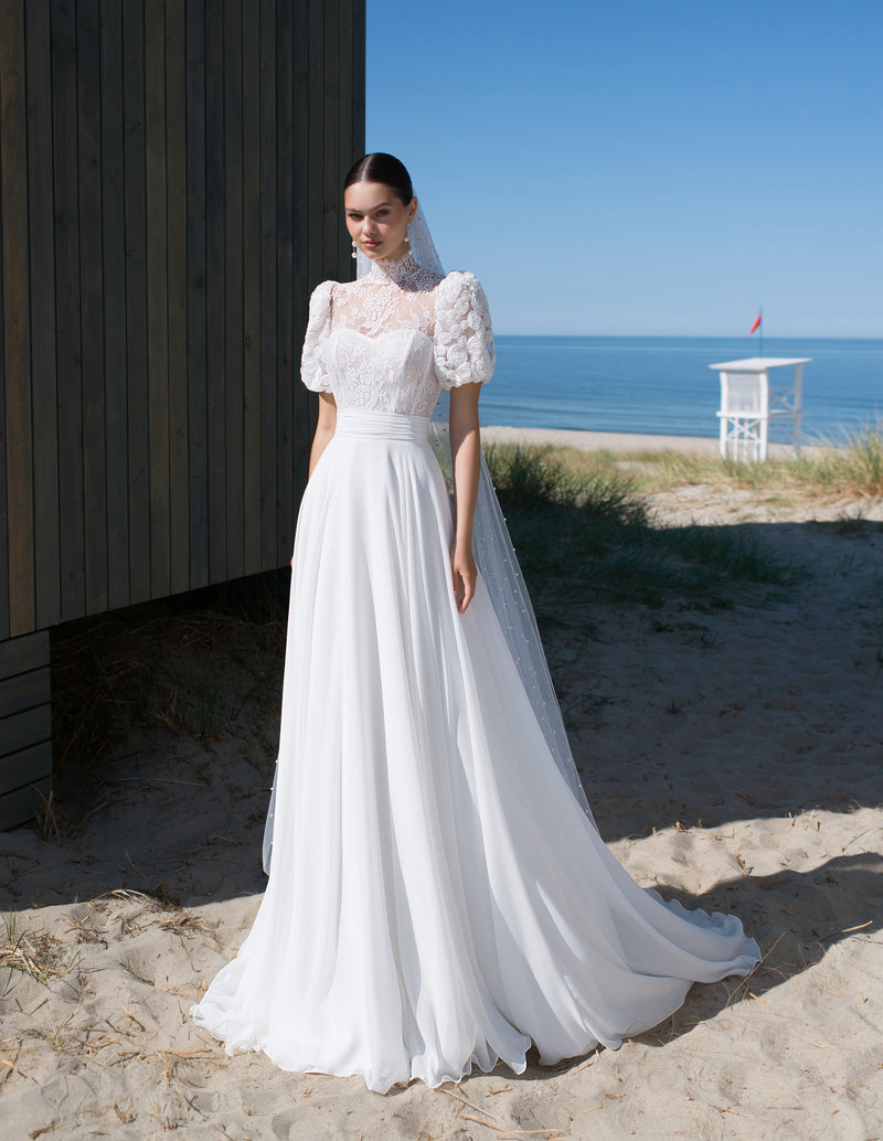 Robe de mariée trapèze à manches courtes exquise avec un haut unique