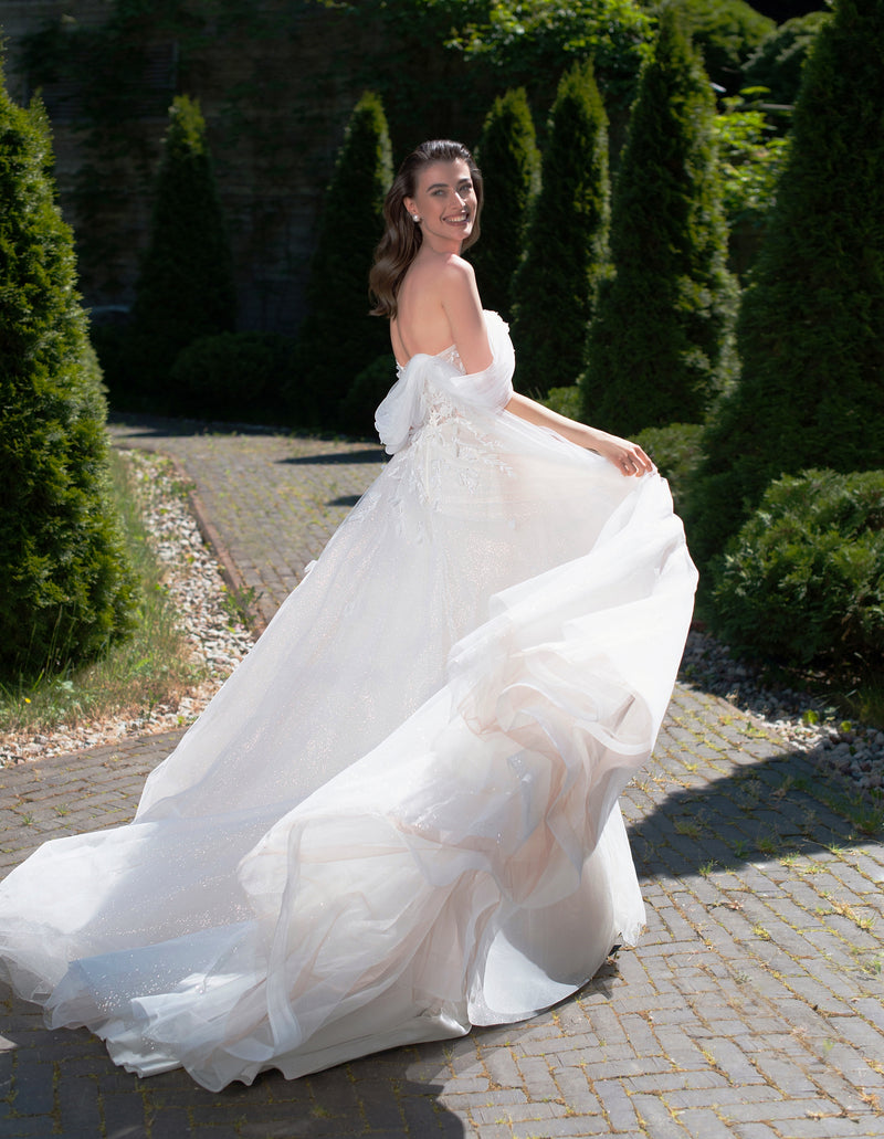 Vestido de novia romántico de corte A con adornos 3D