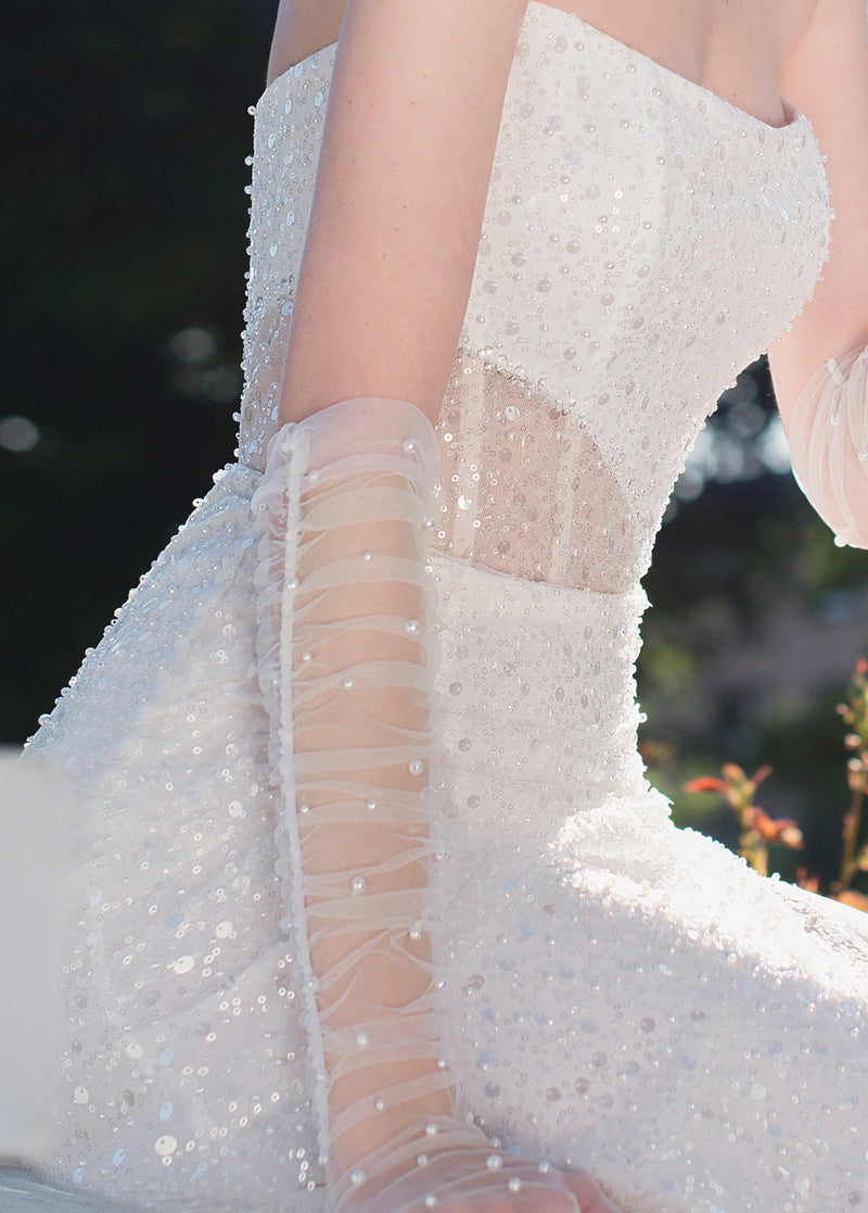 Robe de mariée romantique midi sans bretelles à paillettes