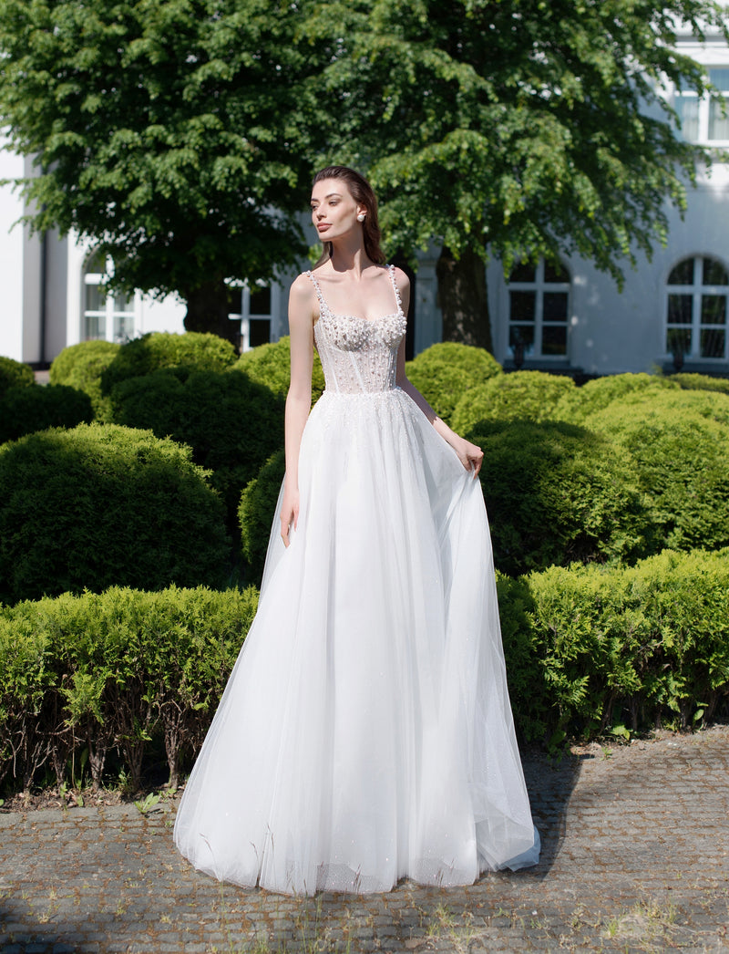 Vestido de novia de corte A con purpurina y escote en forma de corazón con tirantes finos nacarados