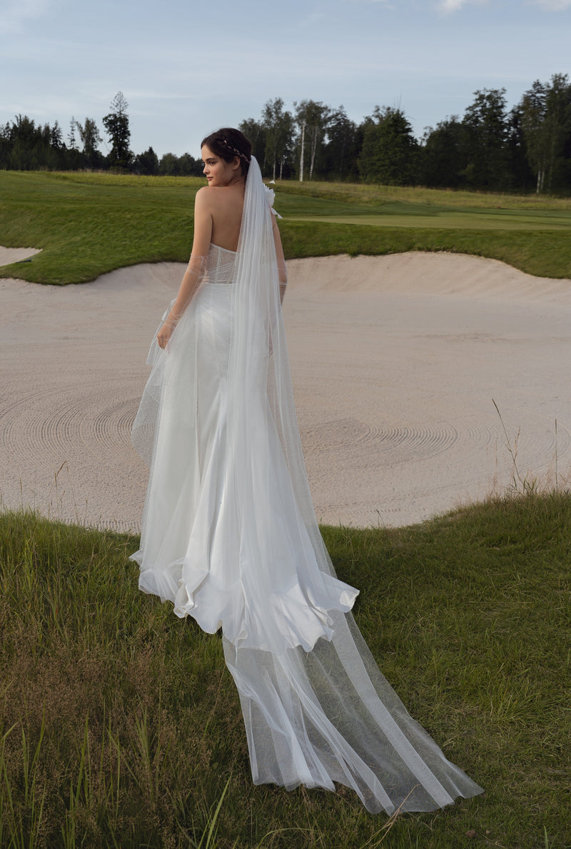 Vestido de novia sirena sin tirantes con flores tridimensionales