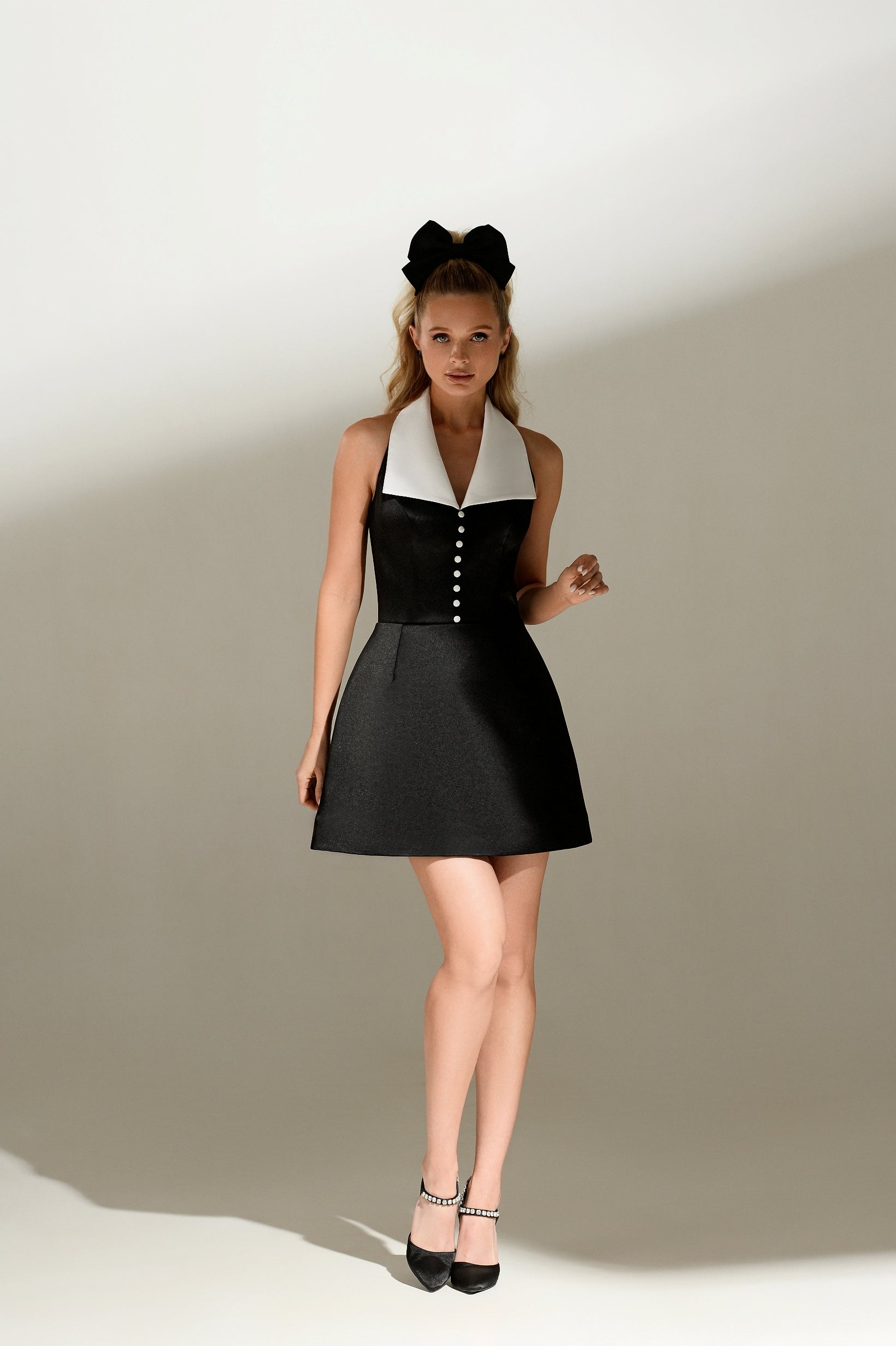 Black and White Collar Sleeveless Mini Dress with Bow Blue-monochrome / EU32 Black and White Collar Sleeveless Mini Dress with Bow Blue-monochrome / EU32