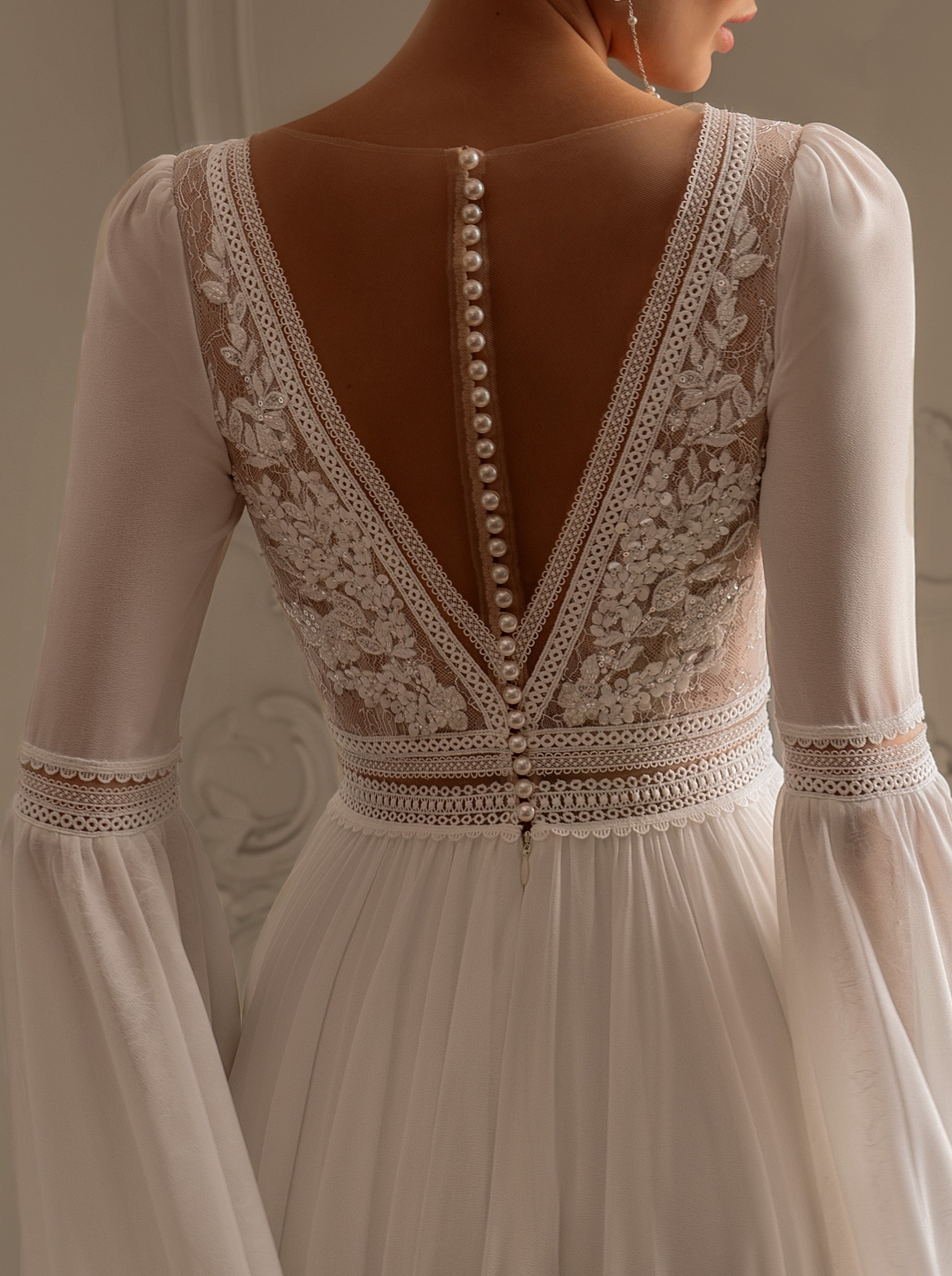 Exquisite Bohemian Lace Chiffon Wedding Dress with Bell Sleeves | Ethe HAREM's Brides Exquisite Bohemian Lace Chiffon Wedding Dress with Bell Sleeves | Ethe HAREM's Brides