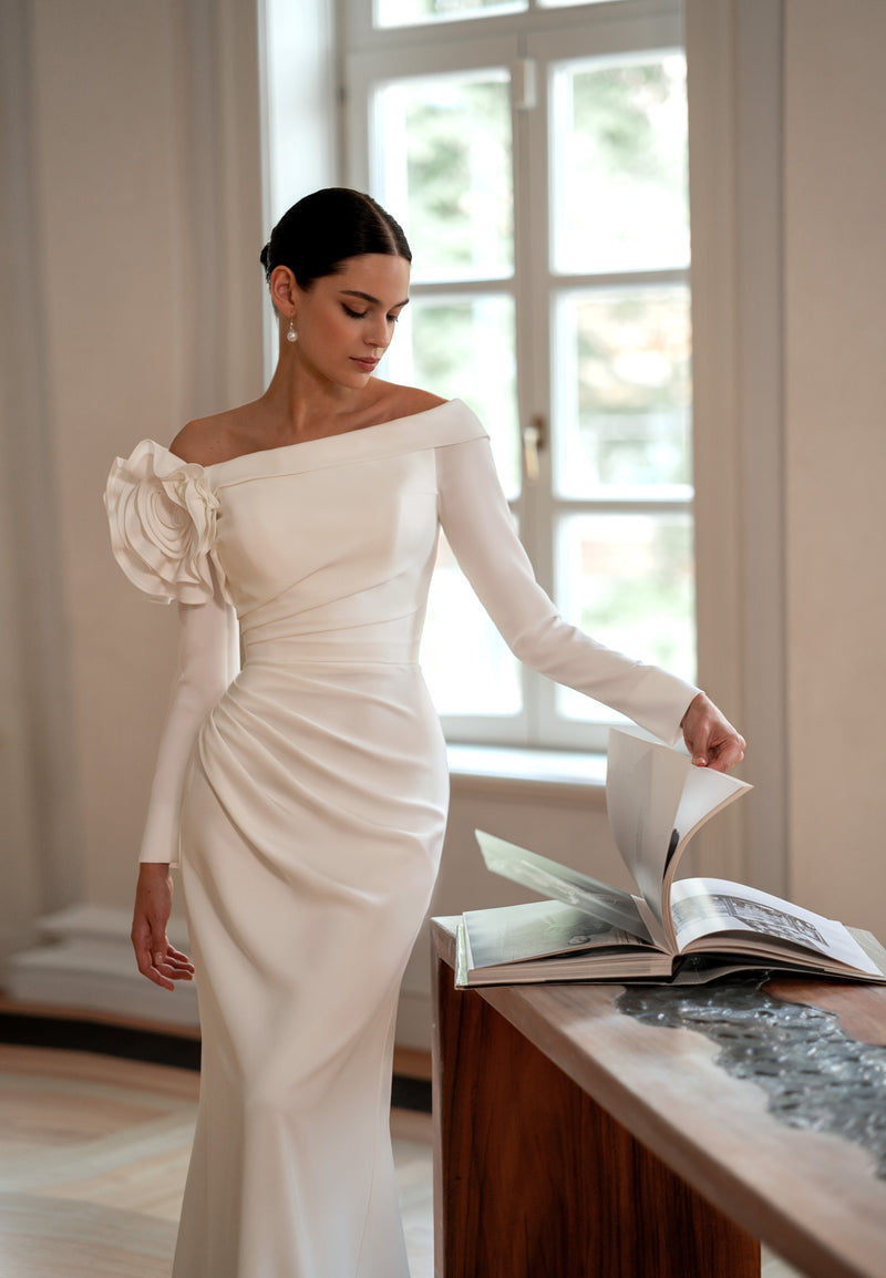 Off-the-Shoulder Minimalist Mermaid Wedding Dress with Shoulder Rose HAREM's Brides Off-the-Shoulder Minimalist Mermaid Wedding Dress with Shoulder Rose HAREM's Brides