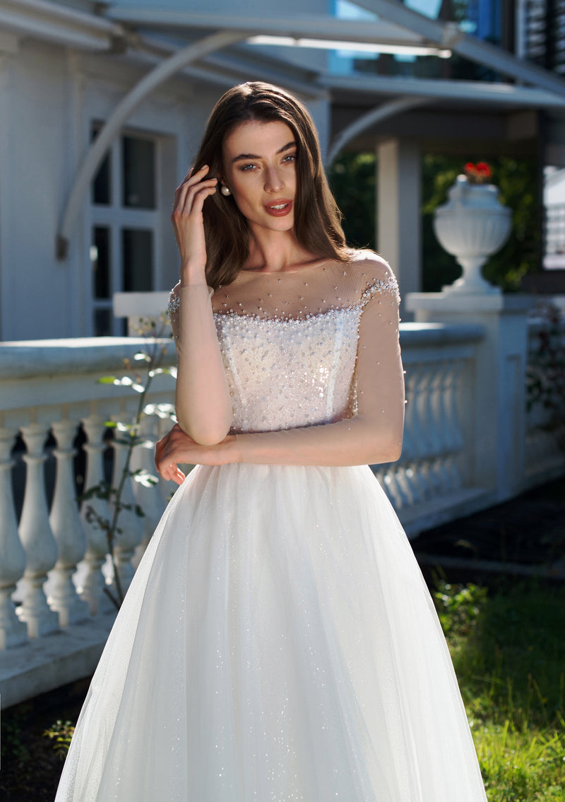 Robe de mariée princesse romantique à épaules dénudées et décolleté transparent