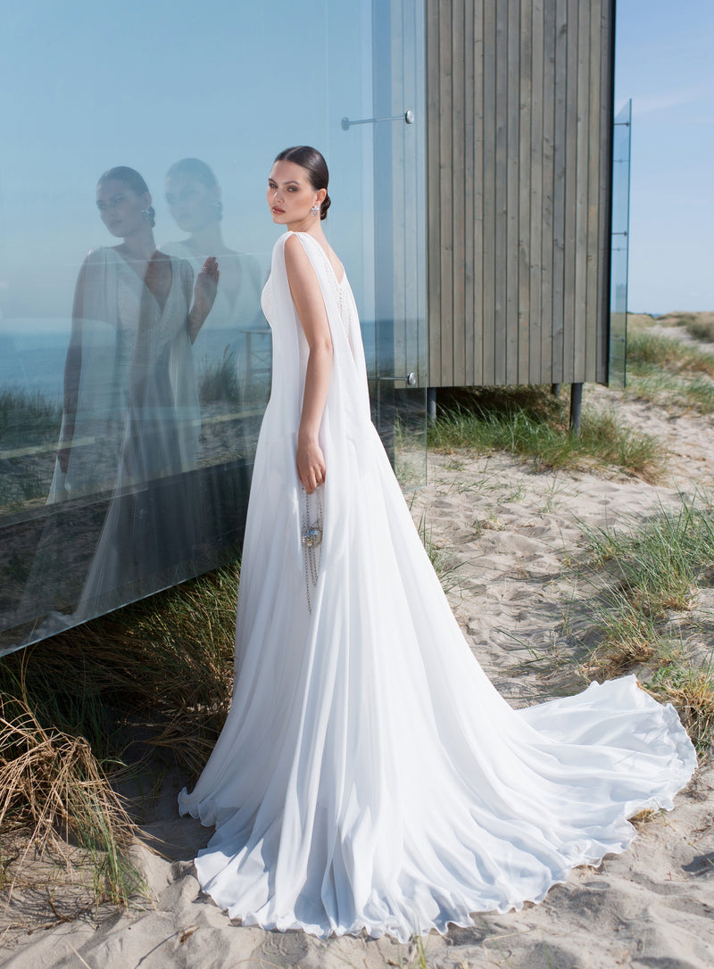 Robe de mariée trapèze sans manches à col en V avec dos unique et exquis