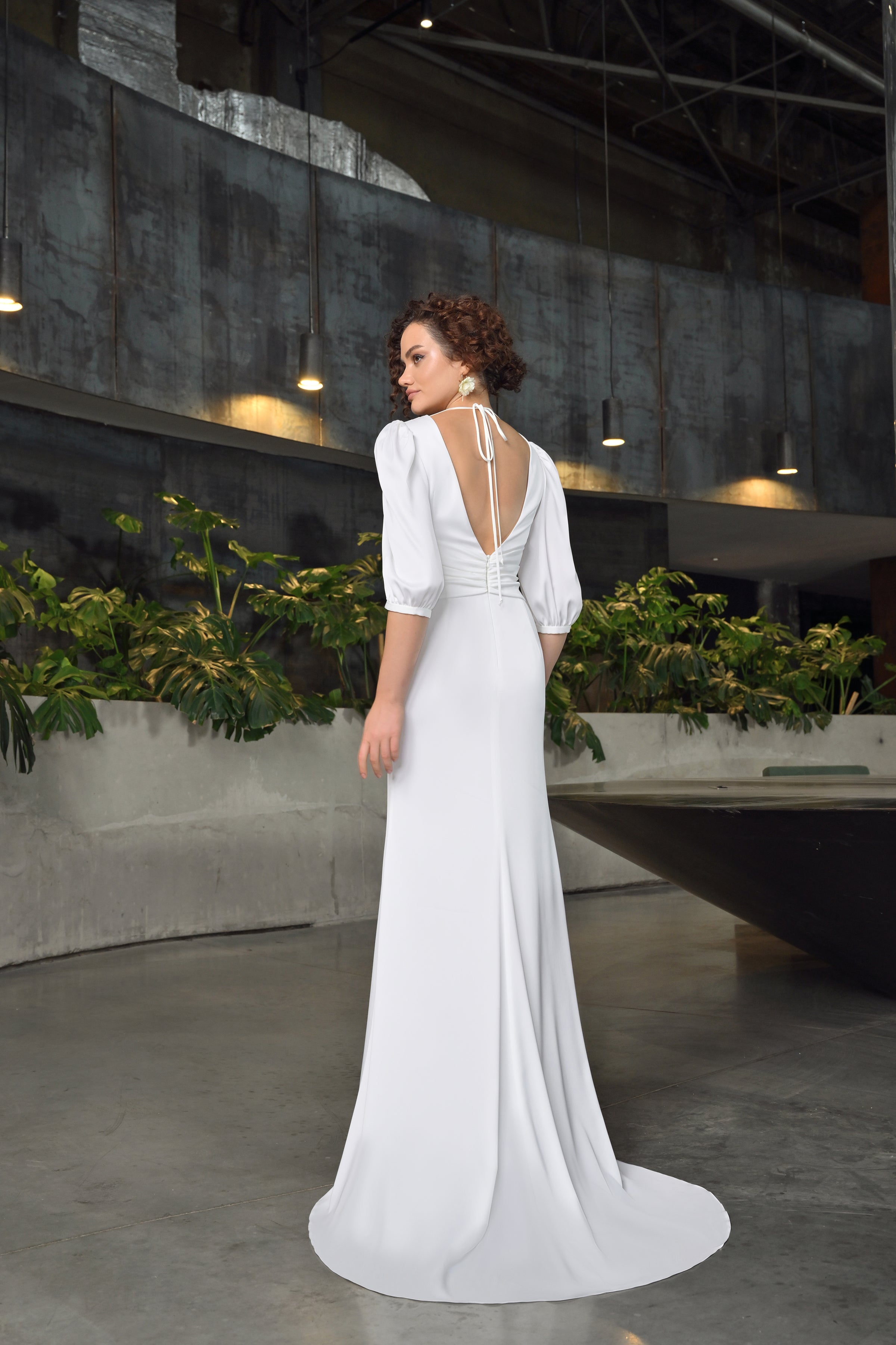 Silk Sheath Minimalist Bridal Dress EU42 Silk Sheath Minimalist Bridal Dress EU42
