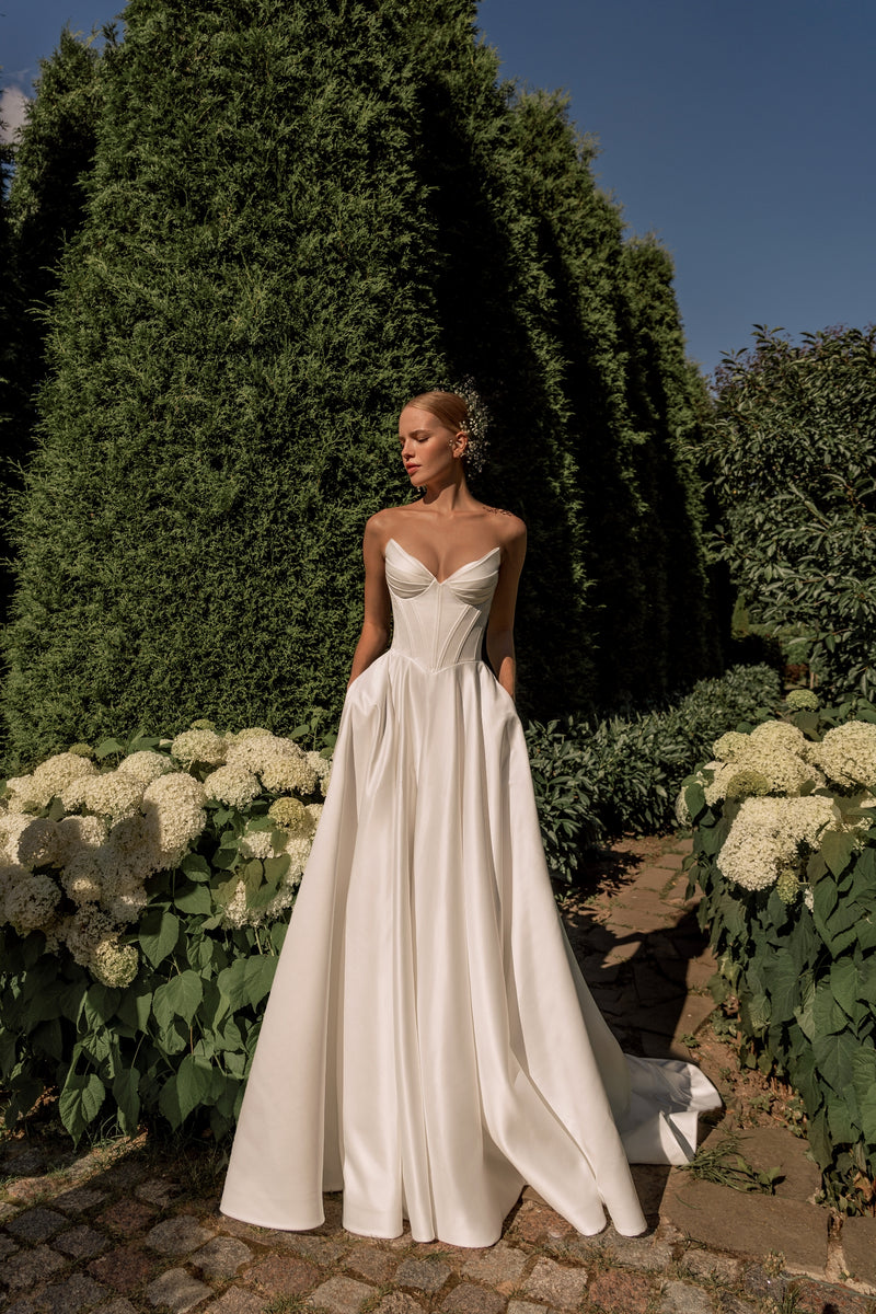 Sweetheart Satin A-Line Wedding Dress with Pockets EU38 Sweetheart Satin A-Line Wedding Dress with Pockets EU38