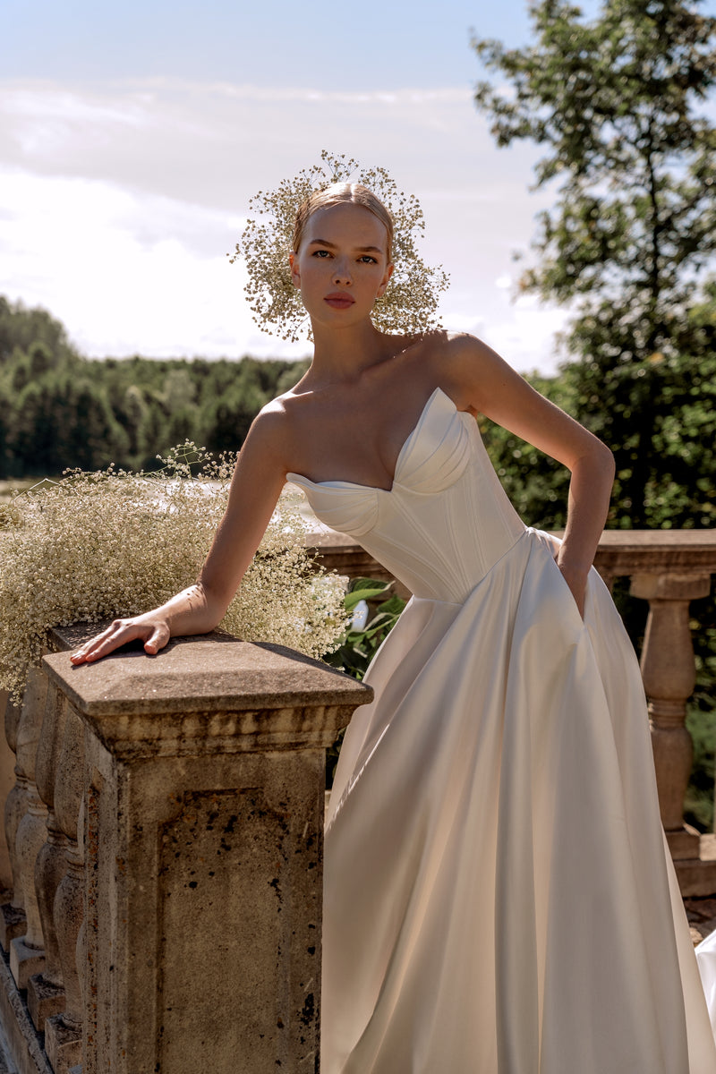 Sweetheart Satin A-Line Wedding Dress with Pockets EU38 Sweetheart Satin A-Line Wedding Dress with Pockets EU38