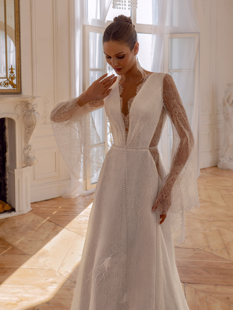 Long Sleeve Lace Wedding Dress with Deep V Neck and Bell Sleeves | A-Line Silhouette EU42 Long Sleeve Lace Wedding Dress with Deep V Neck and Bell Sleeves | A-Line Silhouette EU42