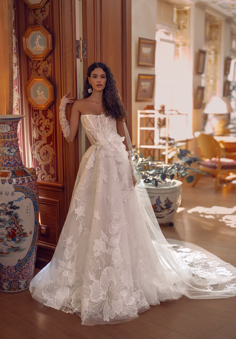 Strapless Floral Lace A-Line Wedding Dress with 3D Appliqués