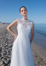 2in1: Spaghetti Strap Bridal Dress with Removable Cape