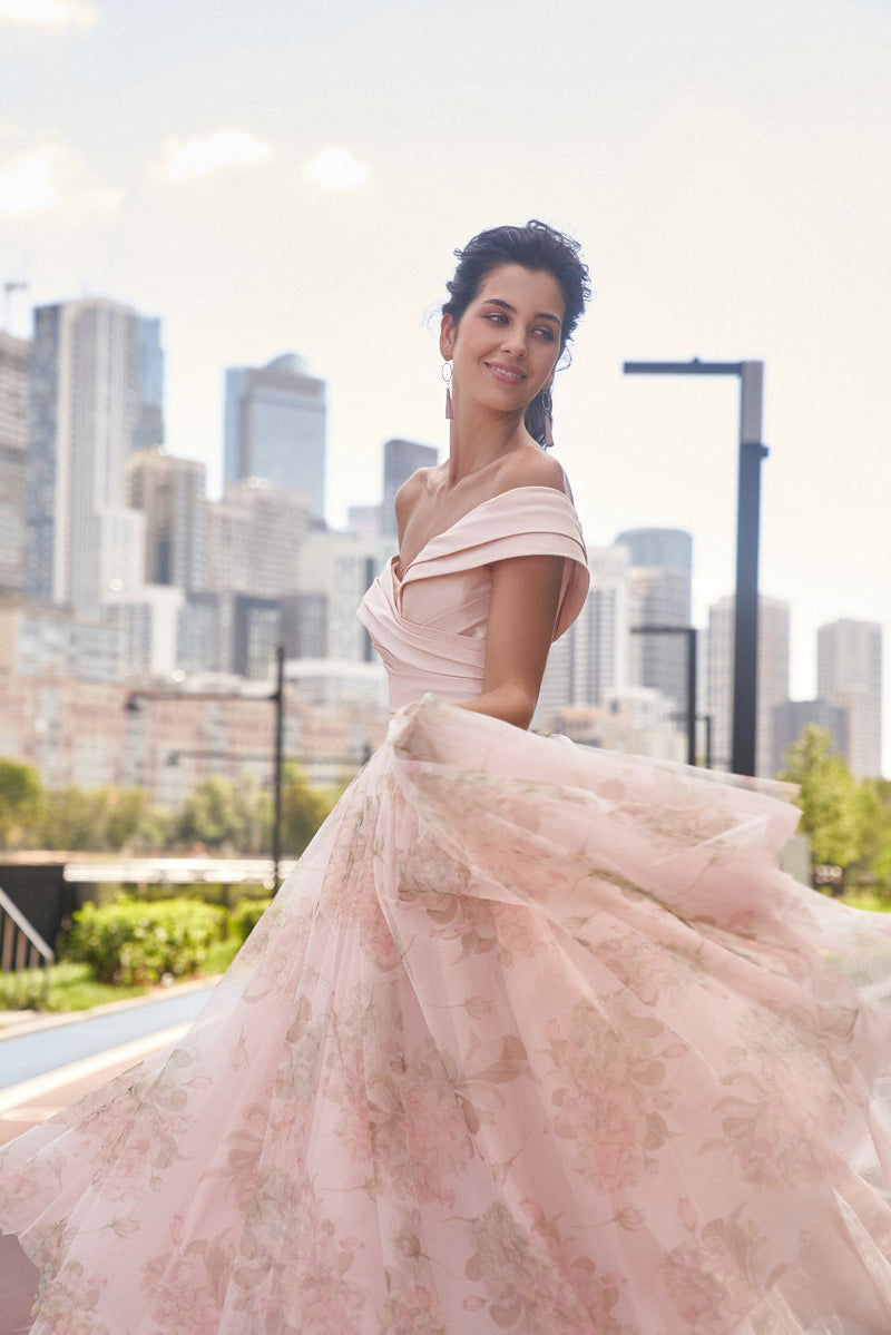 Robe midi en tulle à imprimé floral et épaules dénudées 