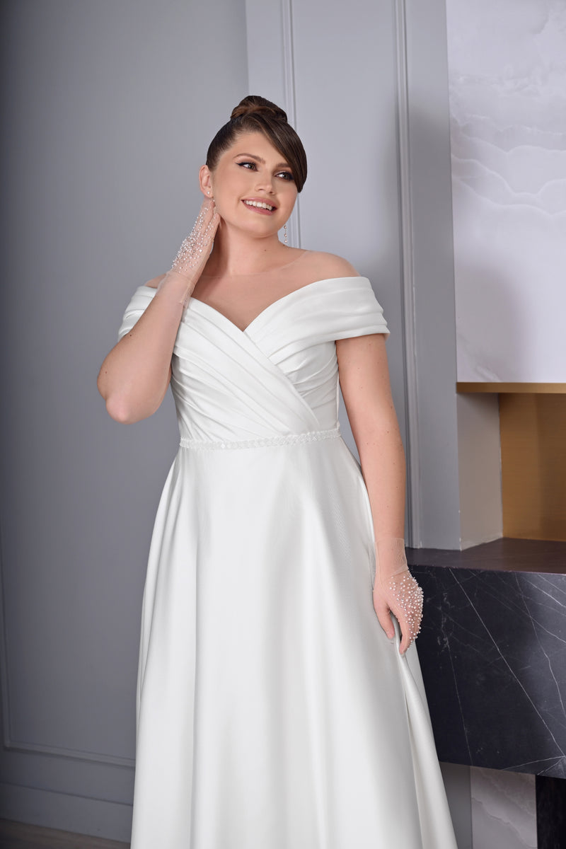 Off-shoulder A-Line Plus-Size Wedding Gown HAREM's Brides Off-shoulder A-Line Plus-Size Wedding Gown HAREM's Brides