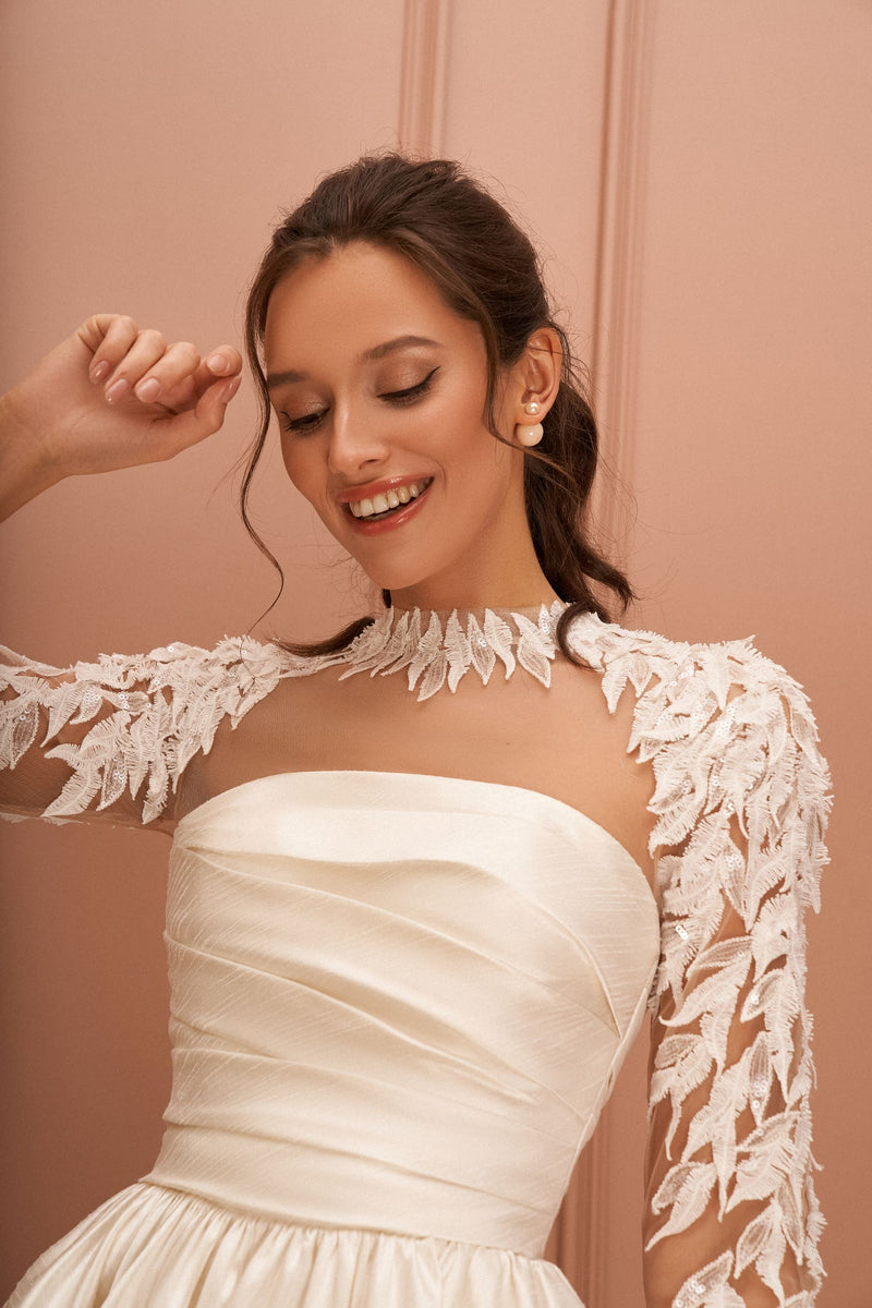 How to Style Your Wedding Dress: The Bridal Jewellery, Headpieces and Veils  to Perfectly Compliment your Wedding Look! - Fashionably Yours Bridal &  Formal Wear