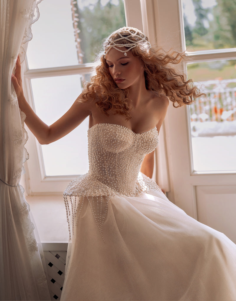 So Chic: Strapless Pearl-Embellished Tulle Ball Gown