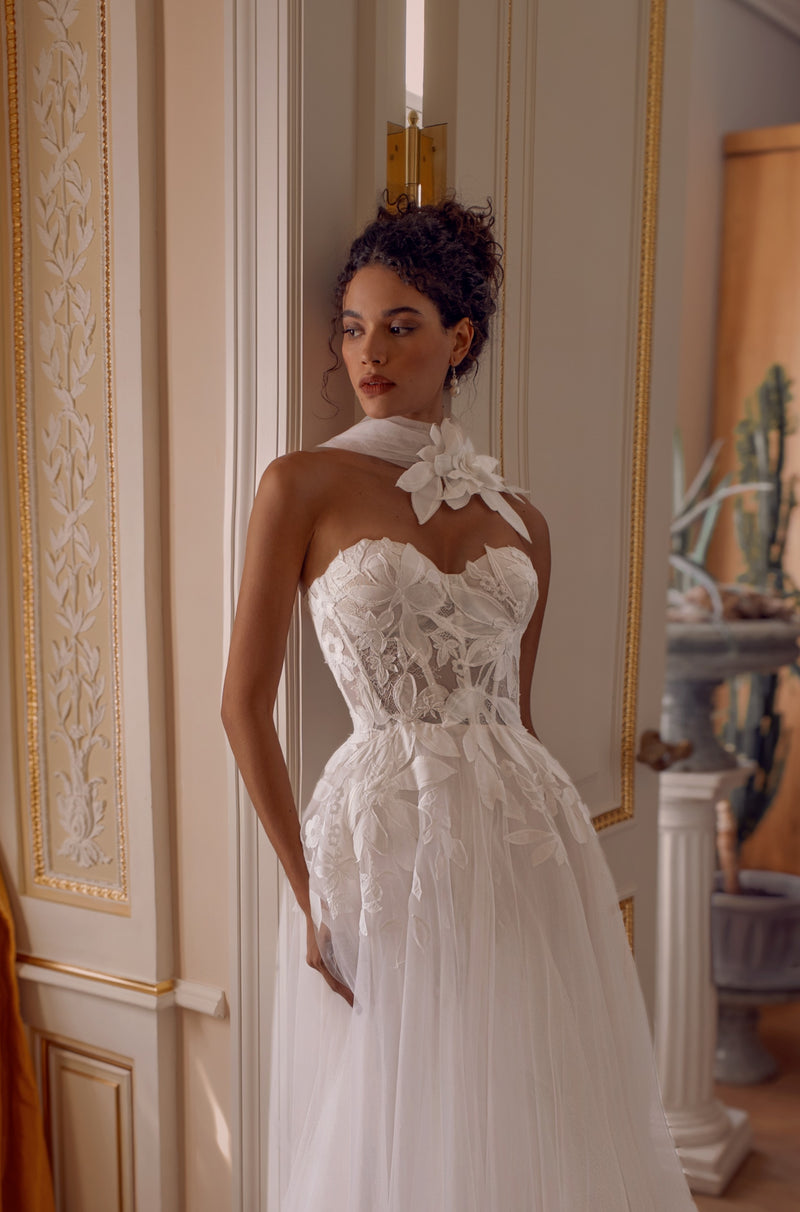 Strapless Floral Lace A-Line Wedding Dress with Sheer Tulle Scarf | Po HAREM's Brides Strapless Floral Lace A-Line Wedding Dress with Sheer Tulle Scarf | Po HAREM's Brides