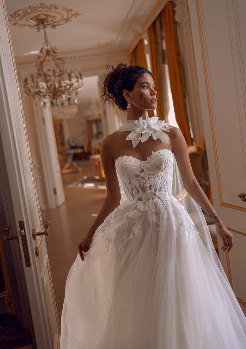 Strapless Floral Lace A-Line Wedding Dress with Sheer Tulle Scarf | Po HAREM's Brides Strapless Floral Lace A-Line Wedding Dress with Sheer Tulle Scarf | Po HAREM's Brides