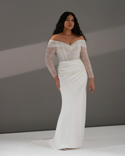 Robe de mariée fourreau pailletée à épaules dénudées 