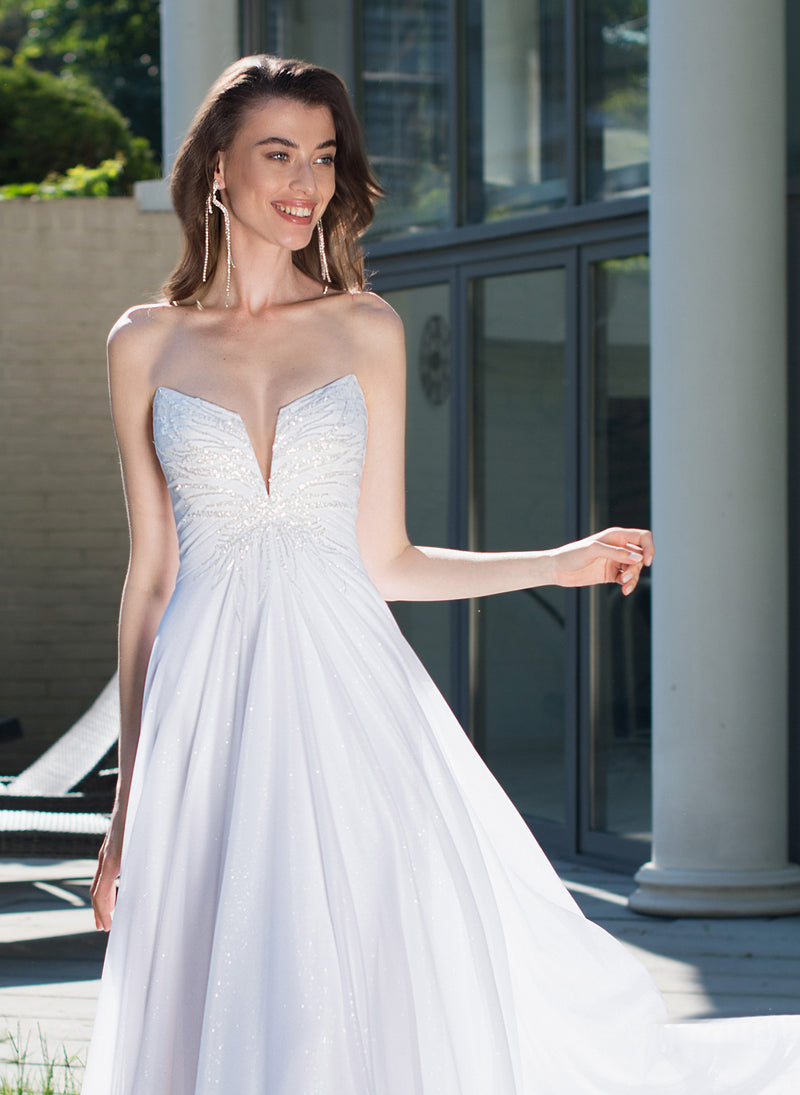 Superbe robe de mariée romantique fourreau sans bretelles