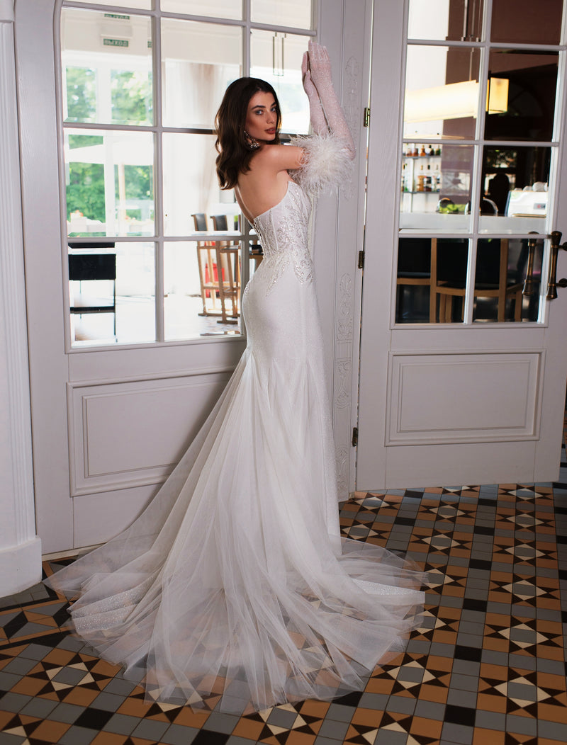 Exquisite Strapless Mermaid Wedding Dress with Removable Gloves
