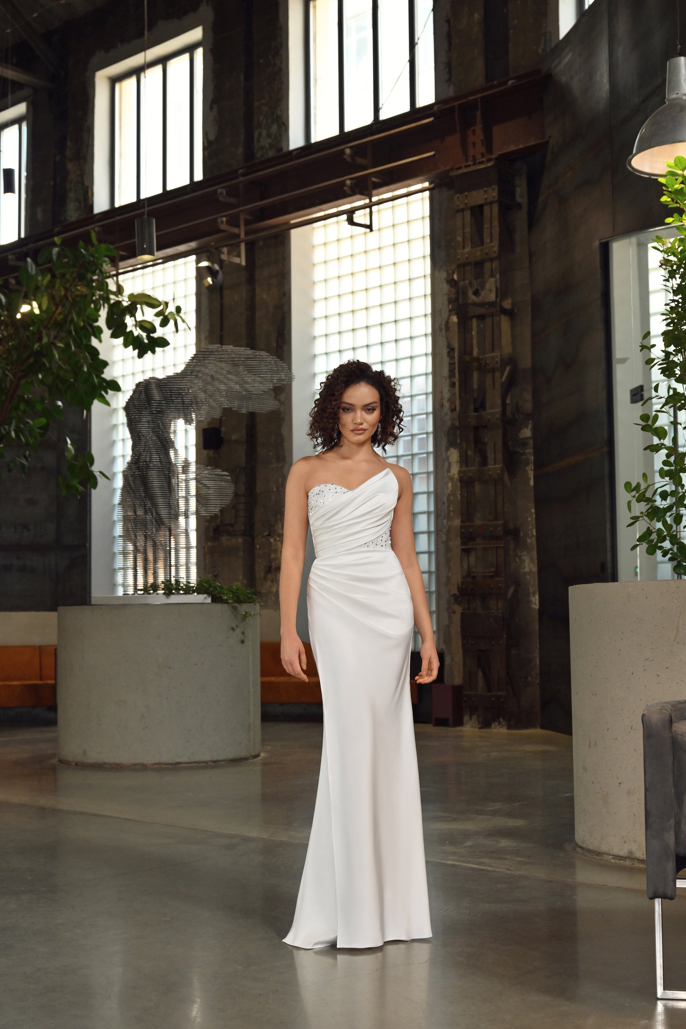minimalist strapless wedding dress Strapless Minimalist Satin Wedding Dresses with Slit VW2088 Viniodress