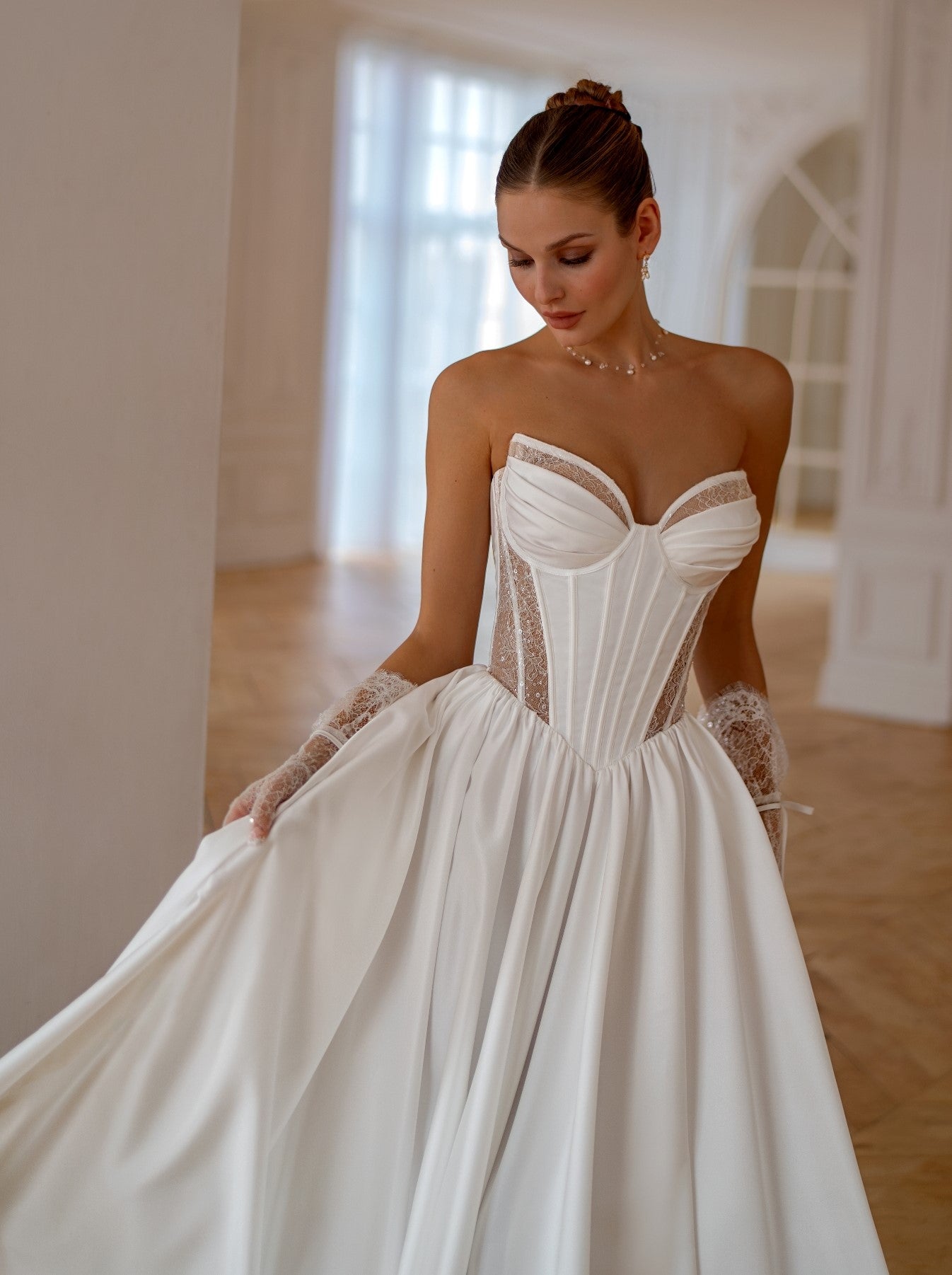 Lace-Panel Satin Corset Wedding Dress with Slit | Belle poque Bridal EU40 Lace-Panel Satin Corset Wedding Dress with Slit | Belle poque Bridal EU40
