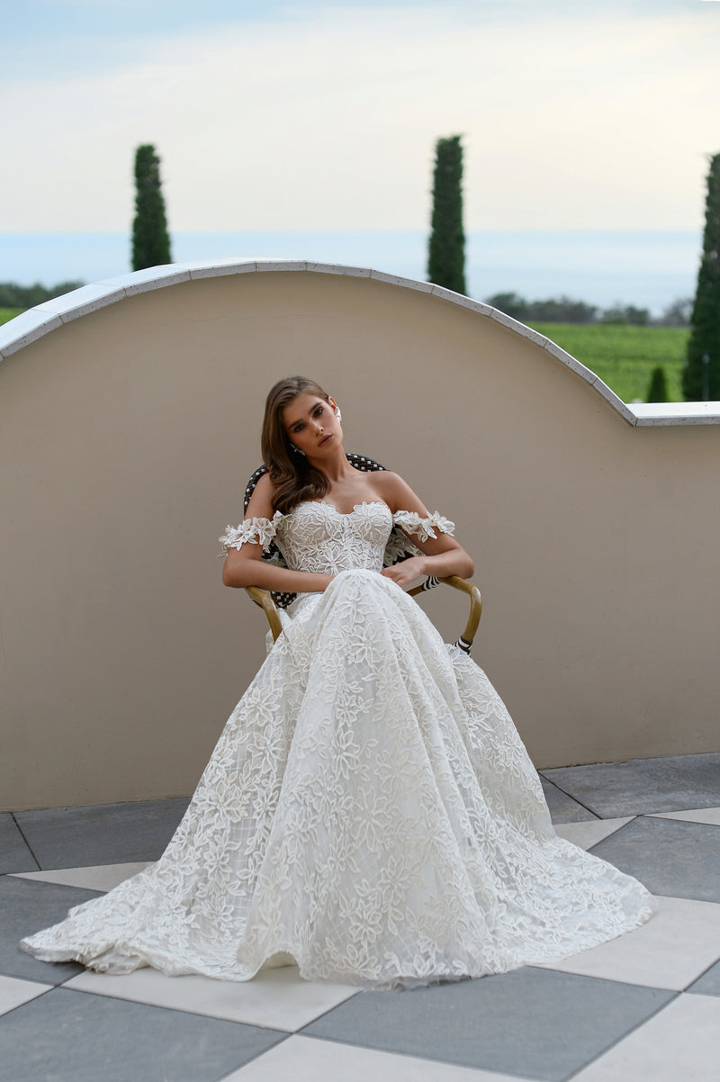 Delicate Off-Shoulder Floral Lace A-Line Wedding Dress