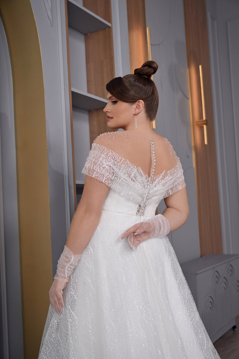 Vestido de novia de talla grande con corte A y hombros descubiertos