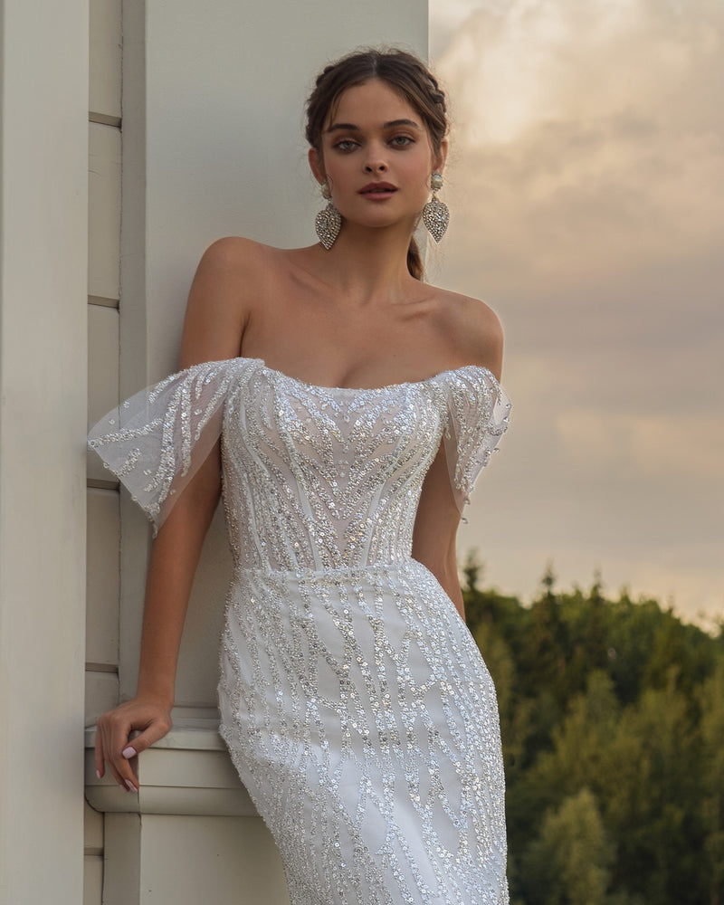 Vestido de novia sirena brillante con hombros descubiertos