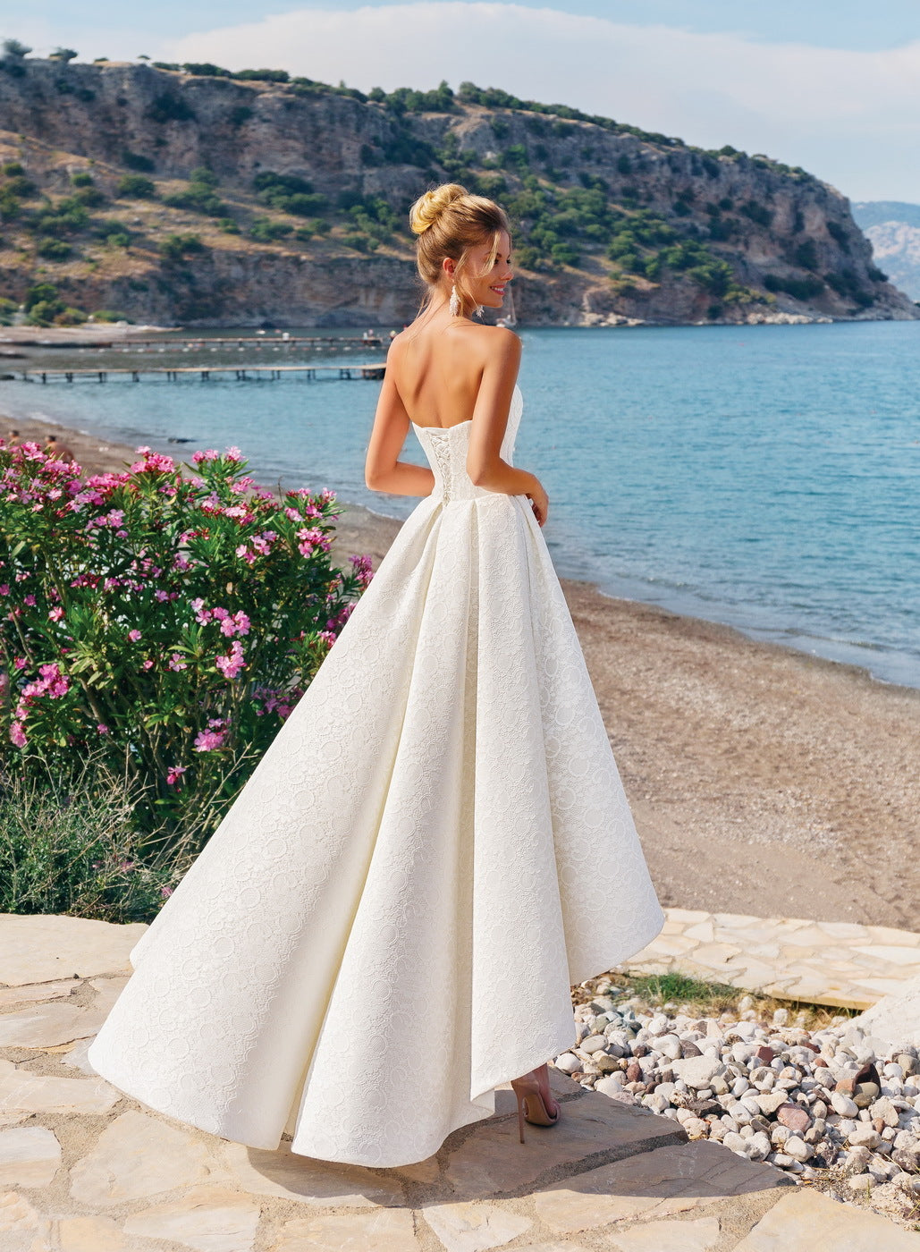 Asymmetrical Wedding Gown EU34 / Alternative Lace Asymmetrical Wedding Gown EU34 / Alternative Lace