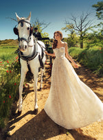 Exquisito vestido de novia de encaje con forma de corazón