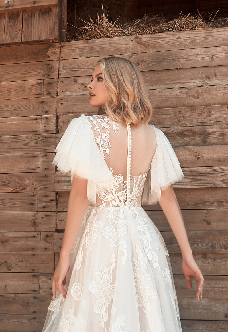 Robe de mariée trapèze chic à manches papillon