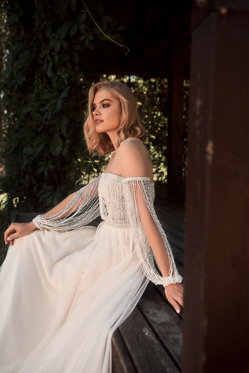 Robe de mariée trapèze unique à épaules dénudées